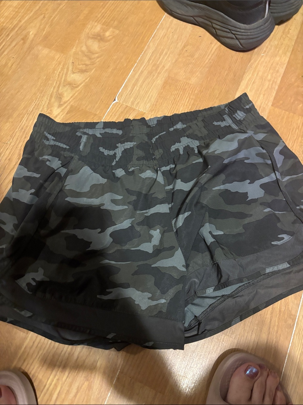 Women shorts, size Large, camo print